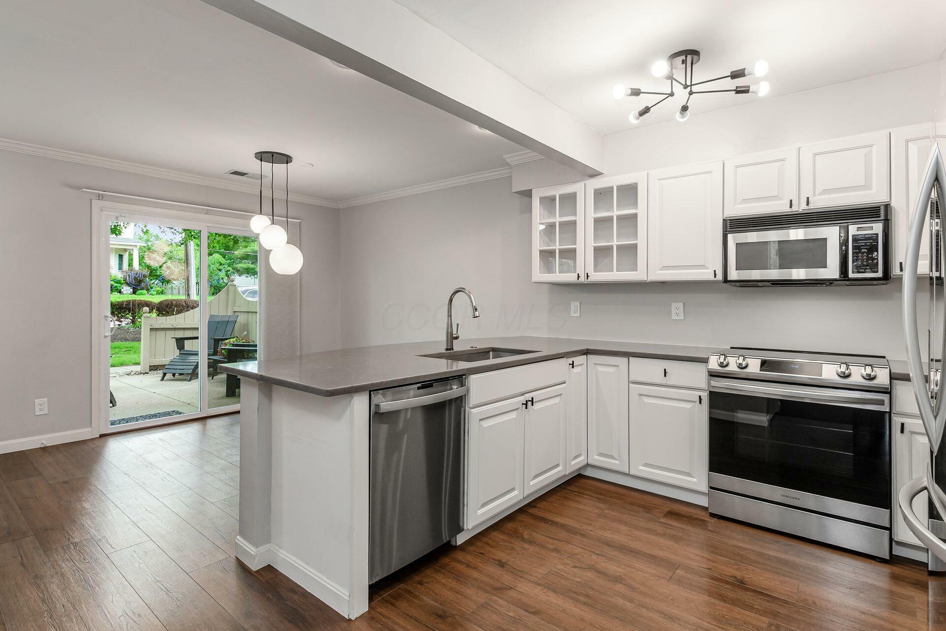 Property Photo: 1573 Arlington Avenue OH 43212