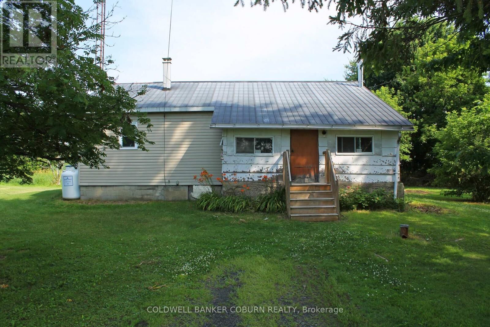 Property Photo: 11597 Dundela Road ON K0E 1K0