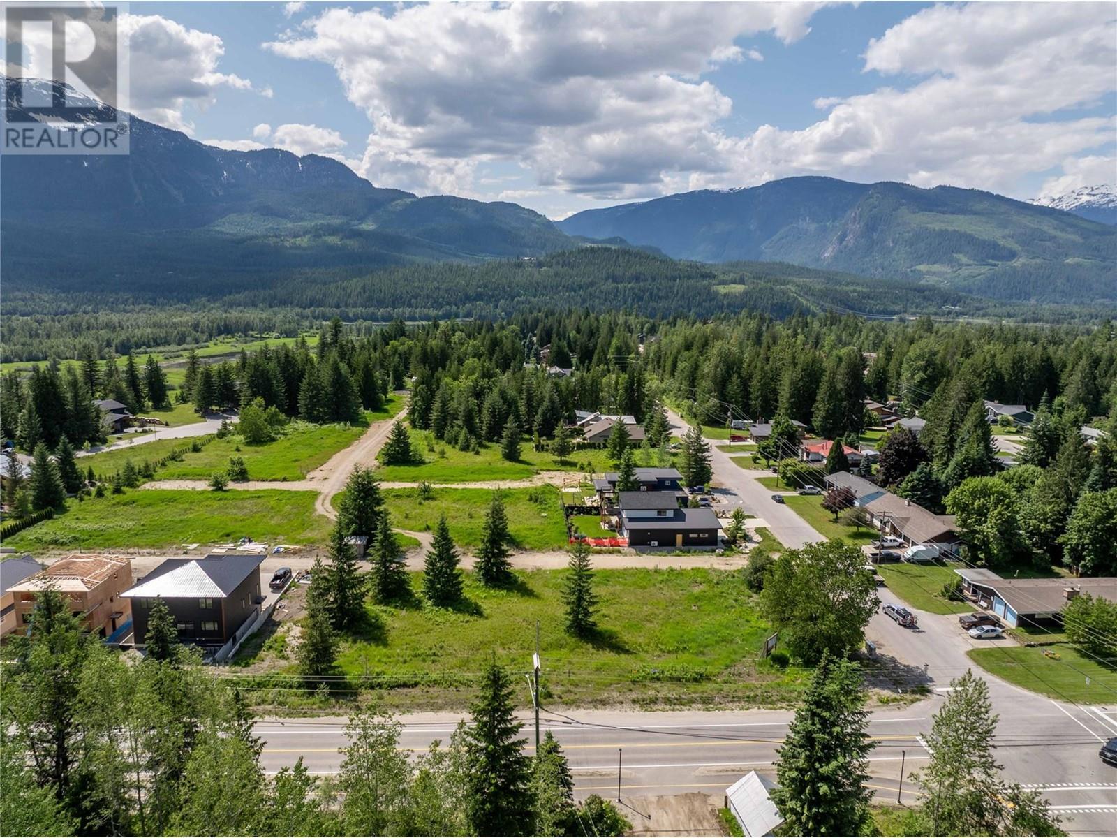 2004 Lanzo Lane  Revelstoke BC V0E 2S1 photo