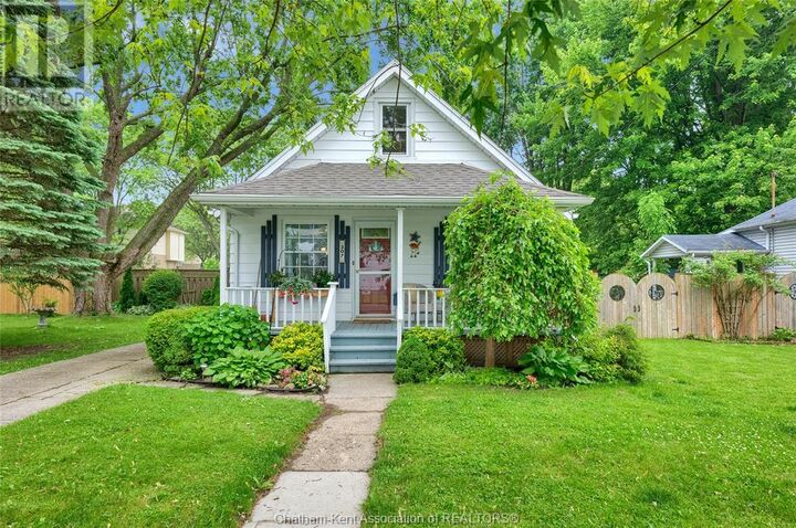 Property Photo:  307 Earl Street  ON N8A 1C9 