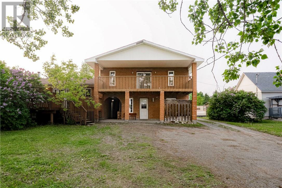 Photo de la propriété: 10 Lapensee Street ON P0M 2W0