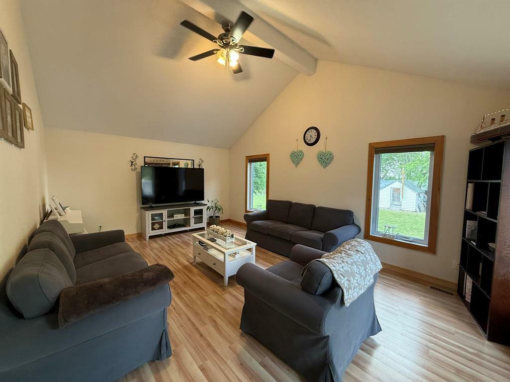 Property Photo: 455 Bond Street MB R0K 0L0