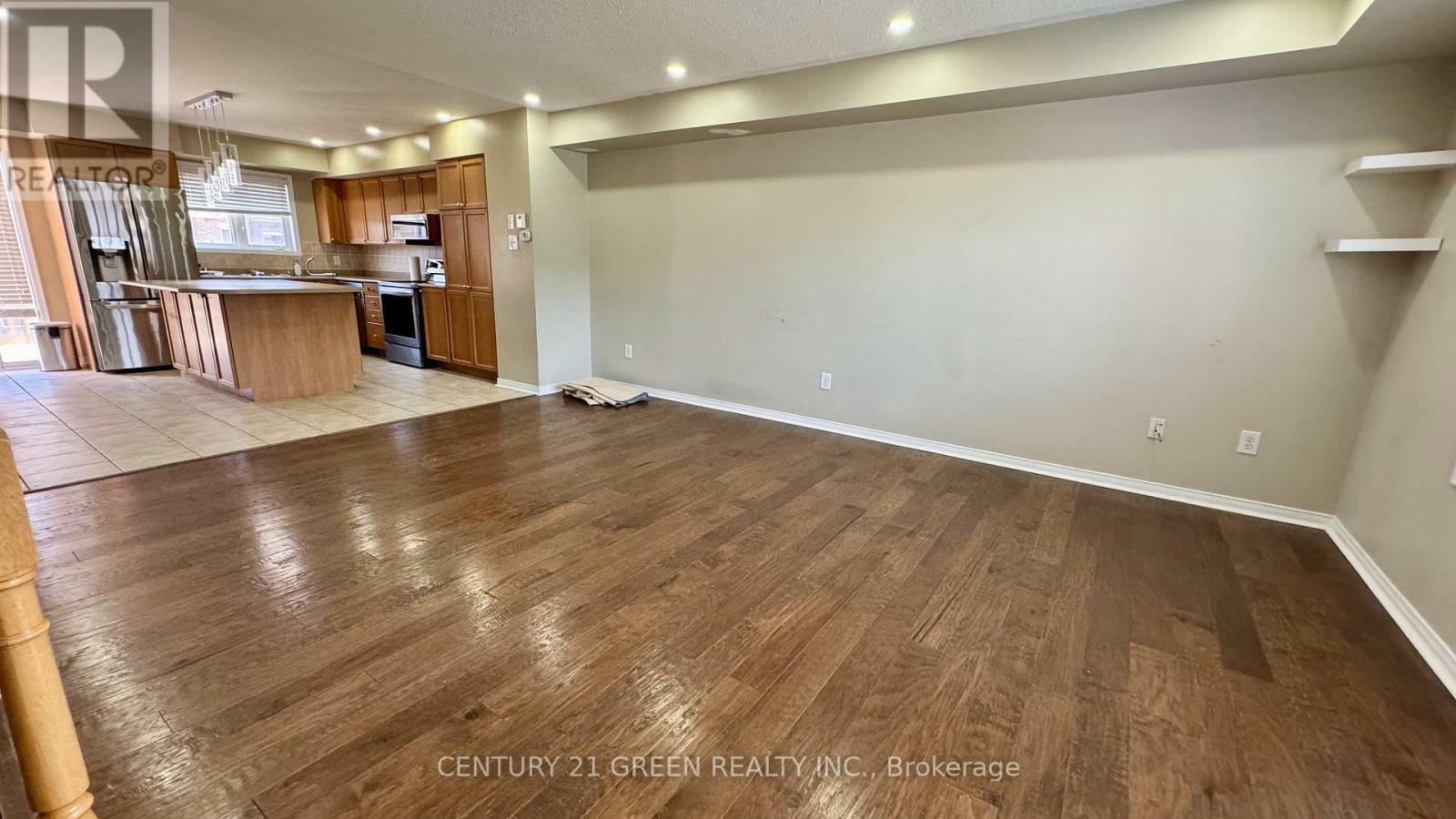Property Photo: 3056 Eglinton Avenue West 61 ON L5M 8E4