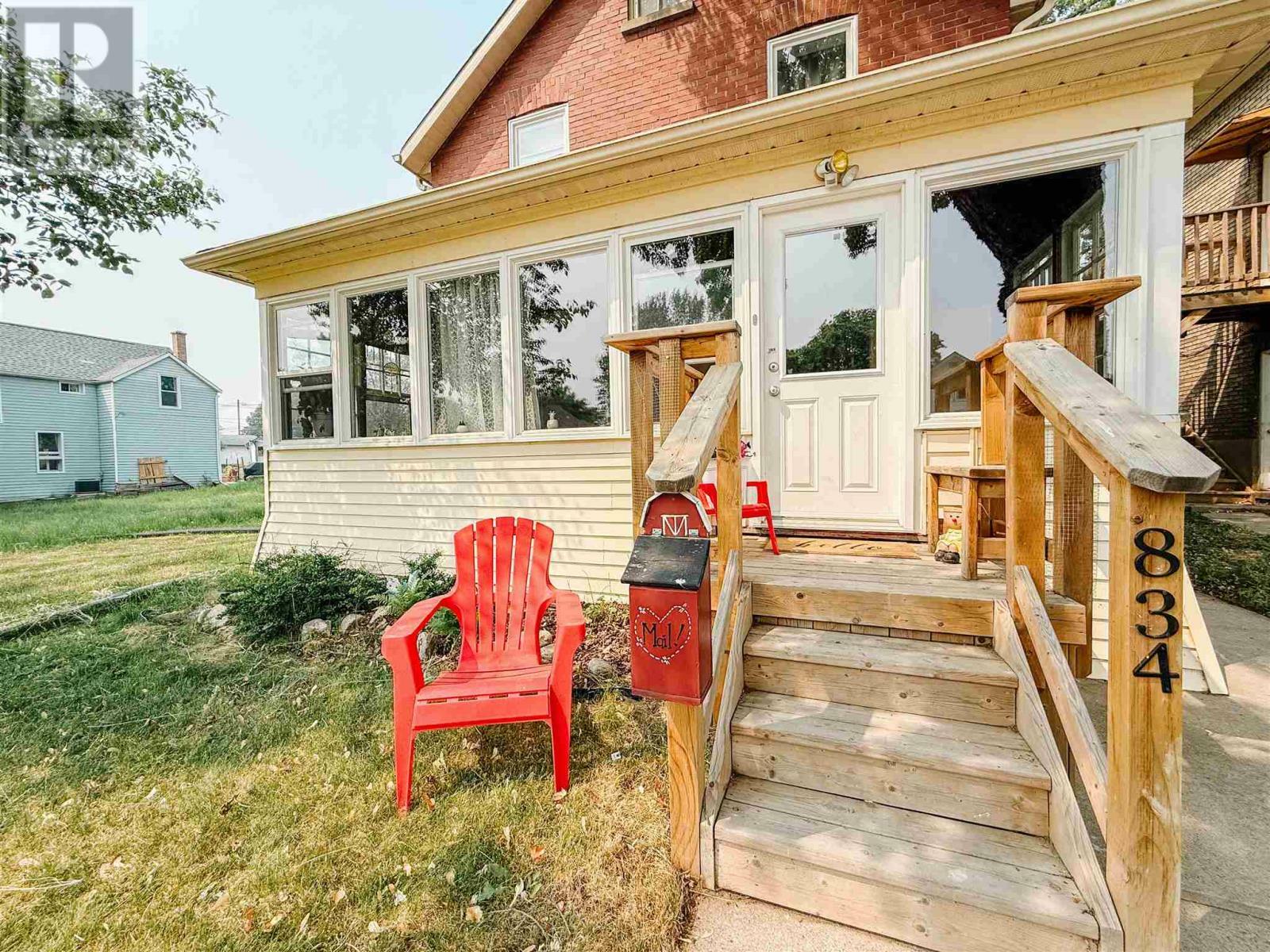 Photo de la propriété: 834 First Street South ON P9N 1E4
