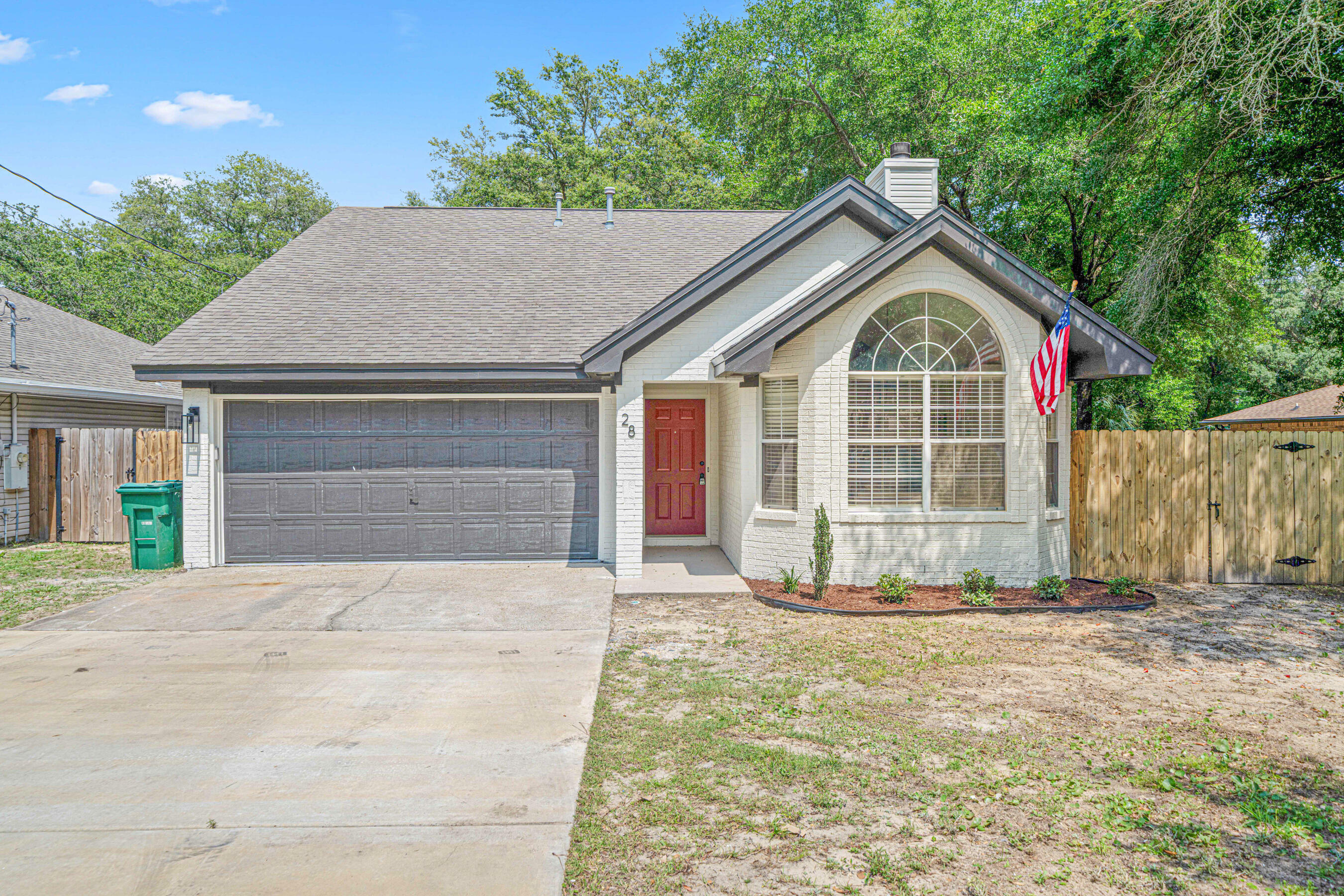 Property Photo: 28 6th Street FL 32579