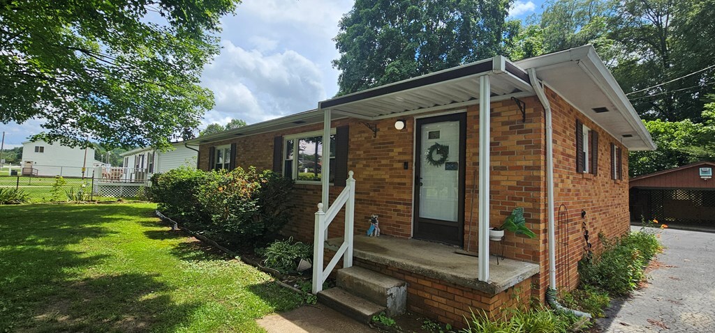 Property Photo: 458 South Hwy 3 KY 41230