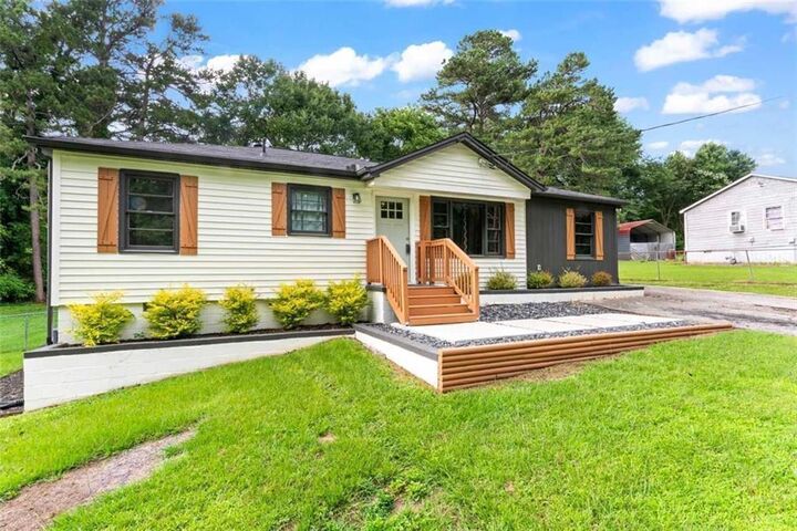 Property Photo: 1326 Stella Circle SW GA 30126