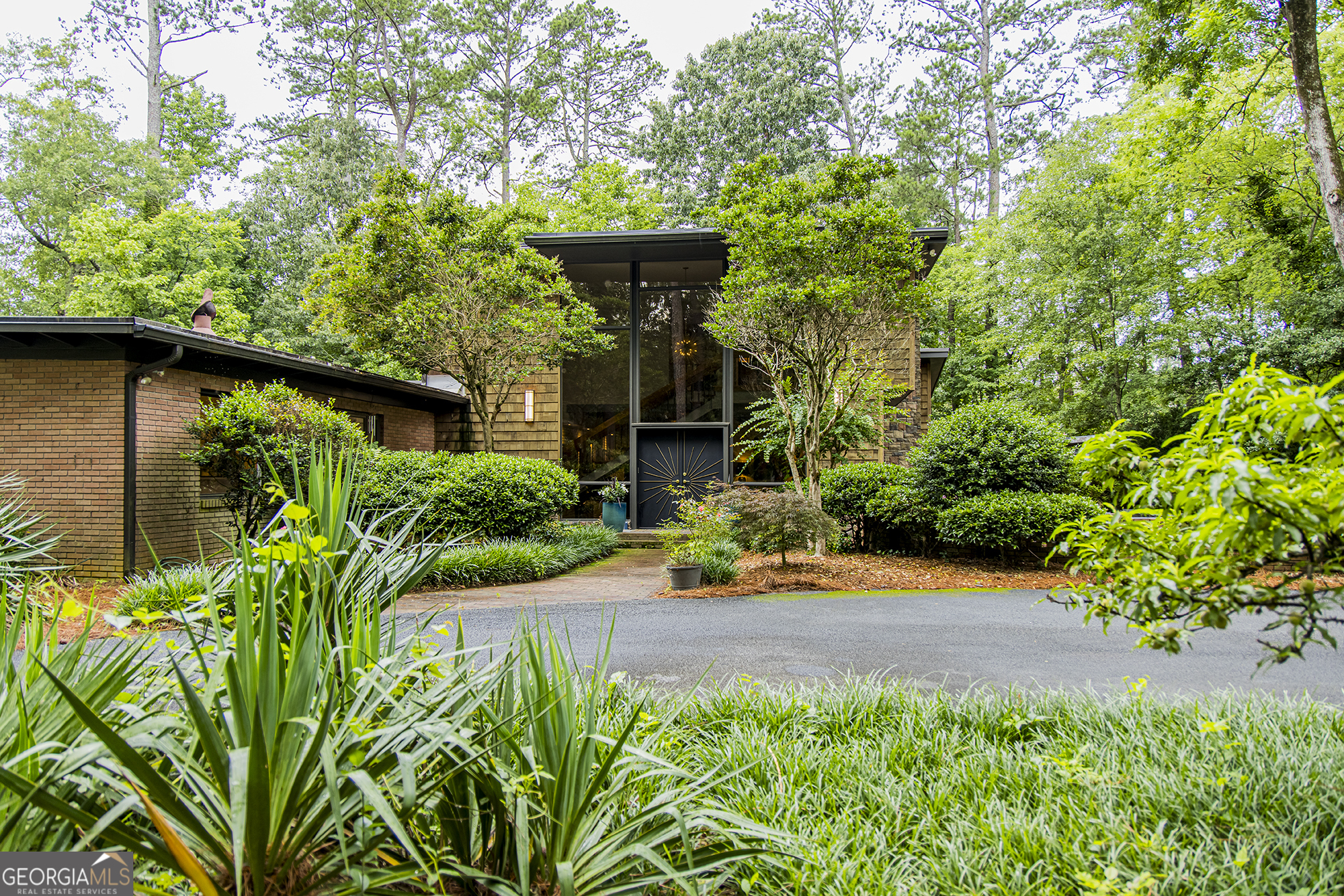 Property Photo: 13 Ridgewood Drive SW GA 30165
