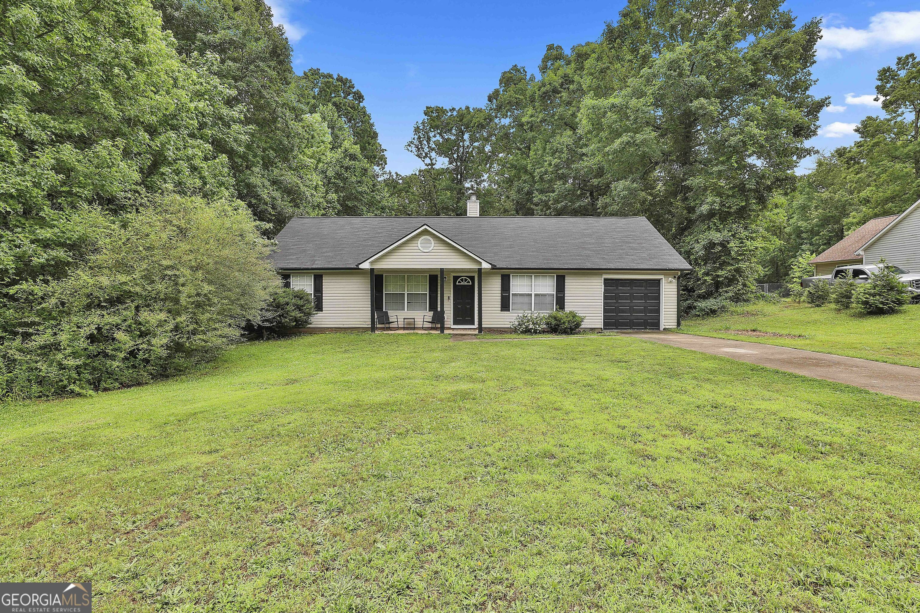 Property Photo: 136 Country Meadows Drive GA 30234