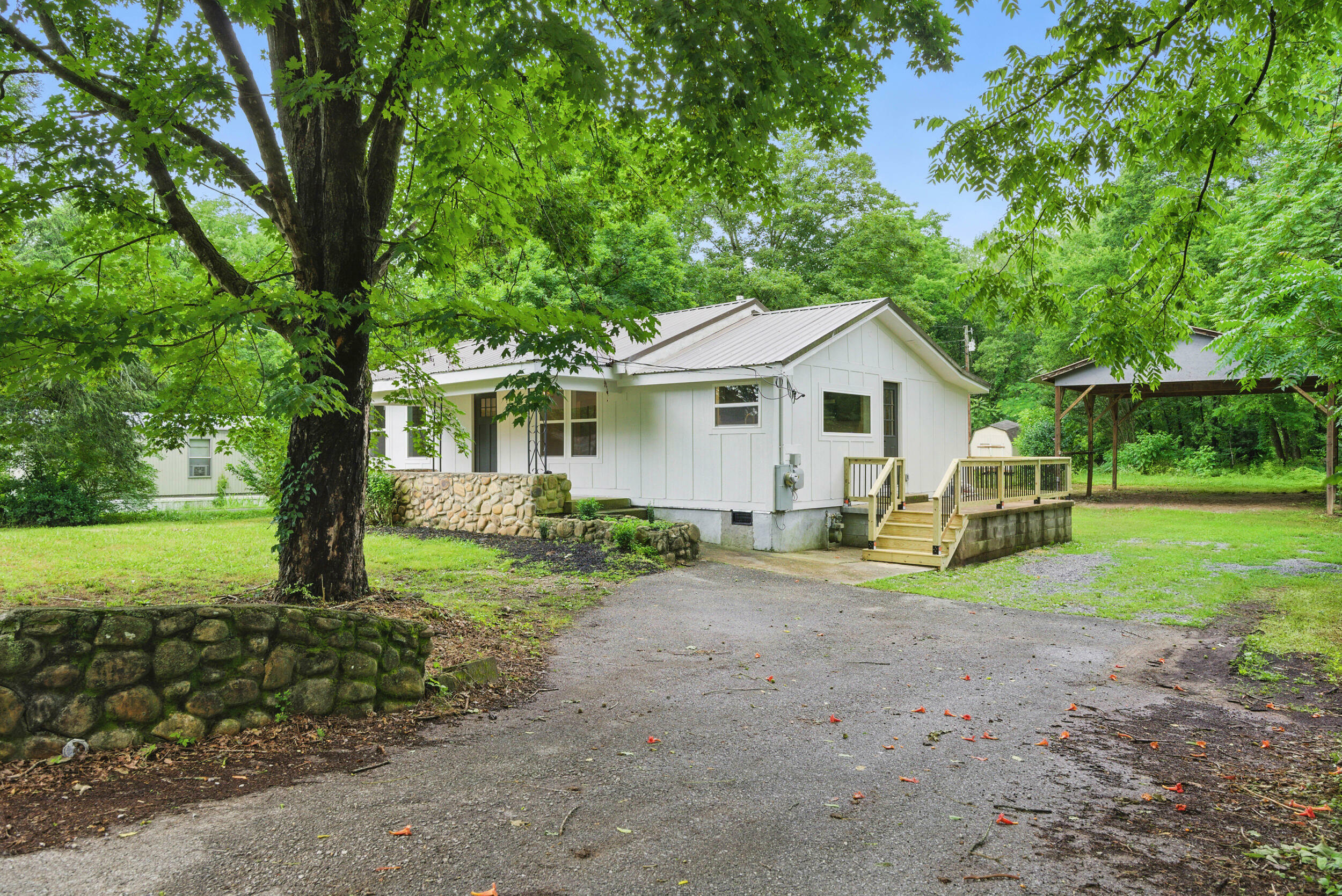 Property Photo: 8427 Springfield Road TN 37379