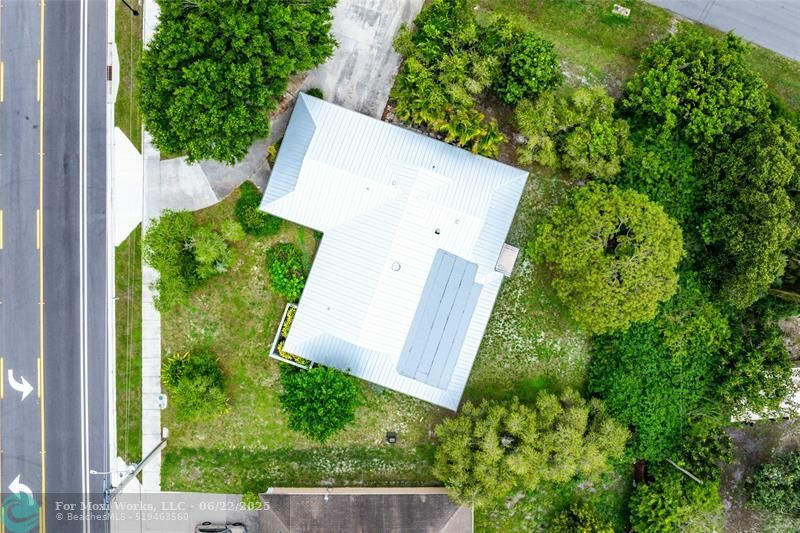 Property Photo: 2041 SE Floresta Dr FL 34984