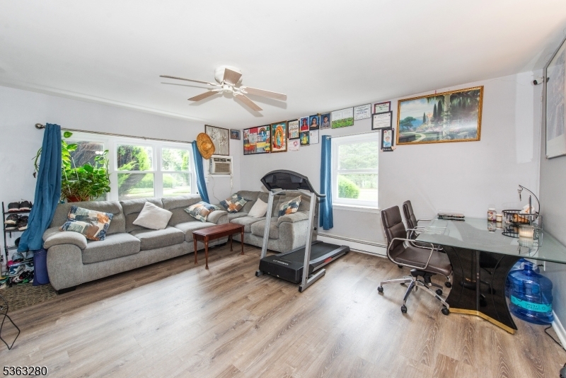 Property Photo:  197 N Beverwyck Rd 1  NJ 07034 