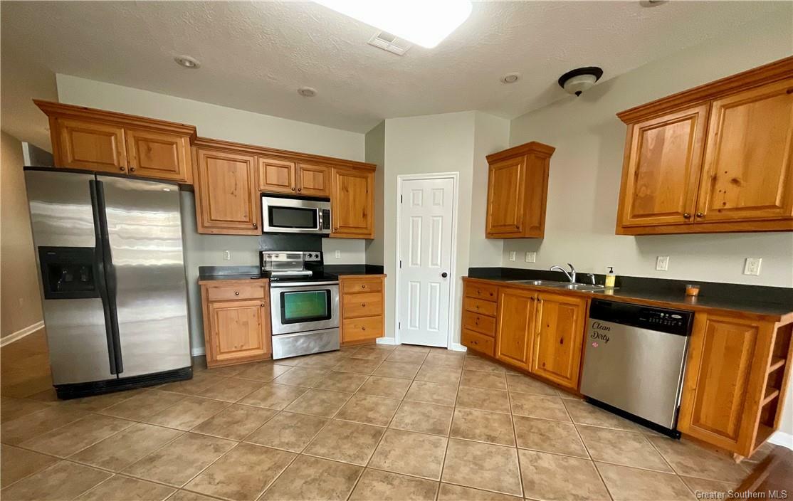 Property Photo: 620 Bienville Street 3 LA 70607