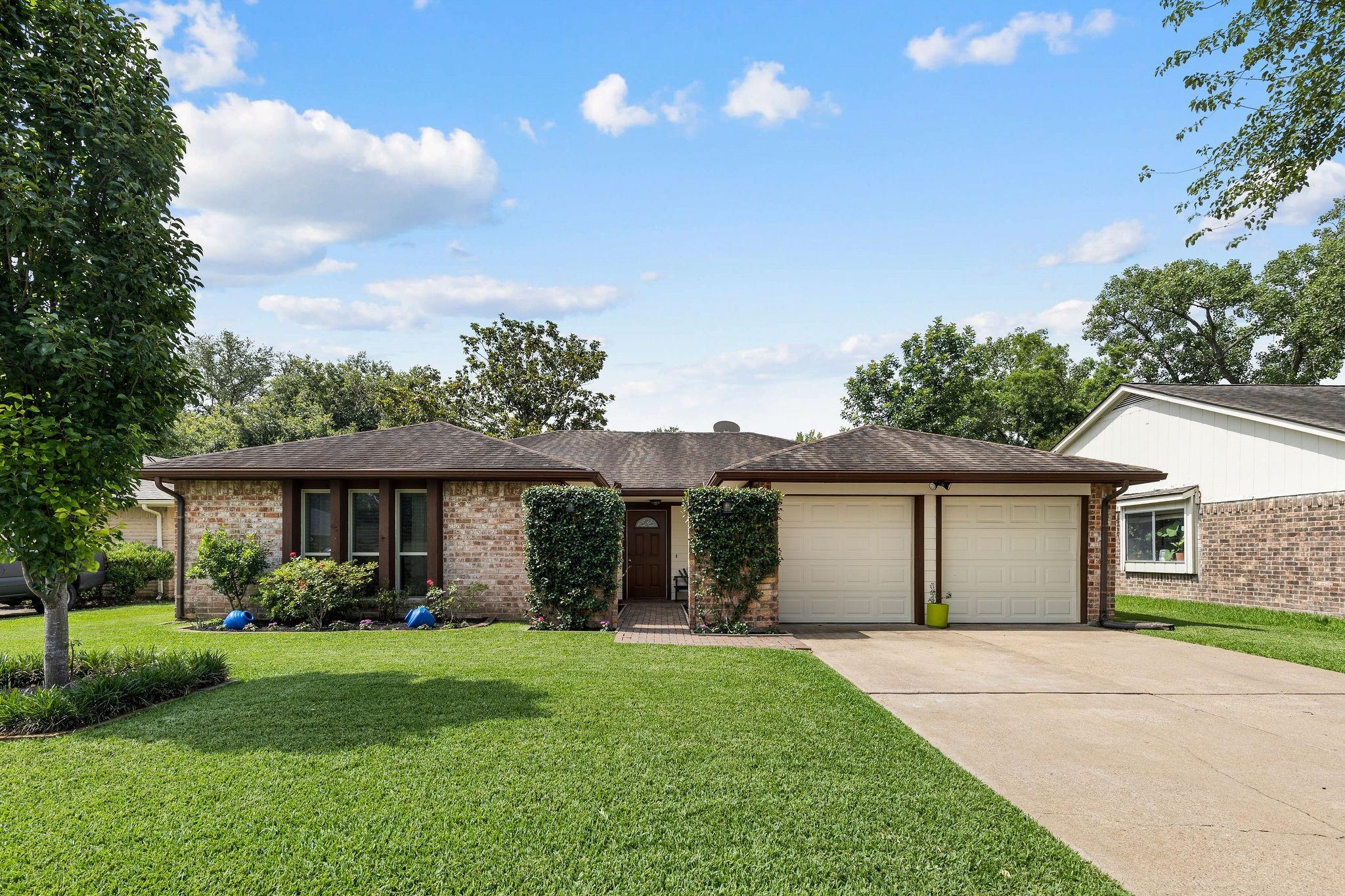 Property Photo: 15807 Pfeiffer Drive TX 77082