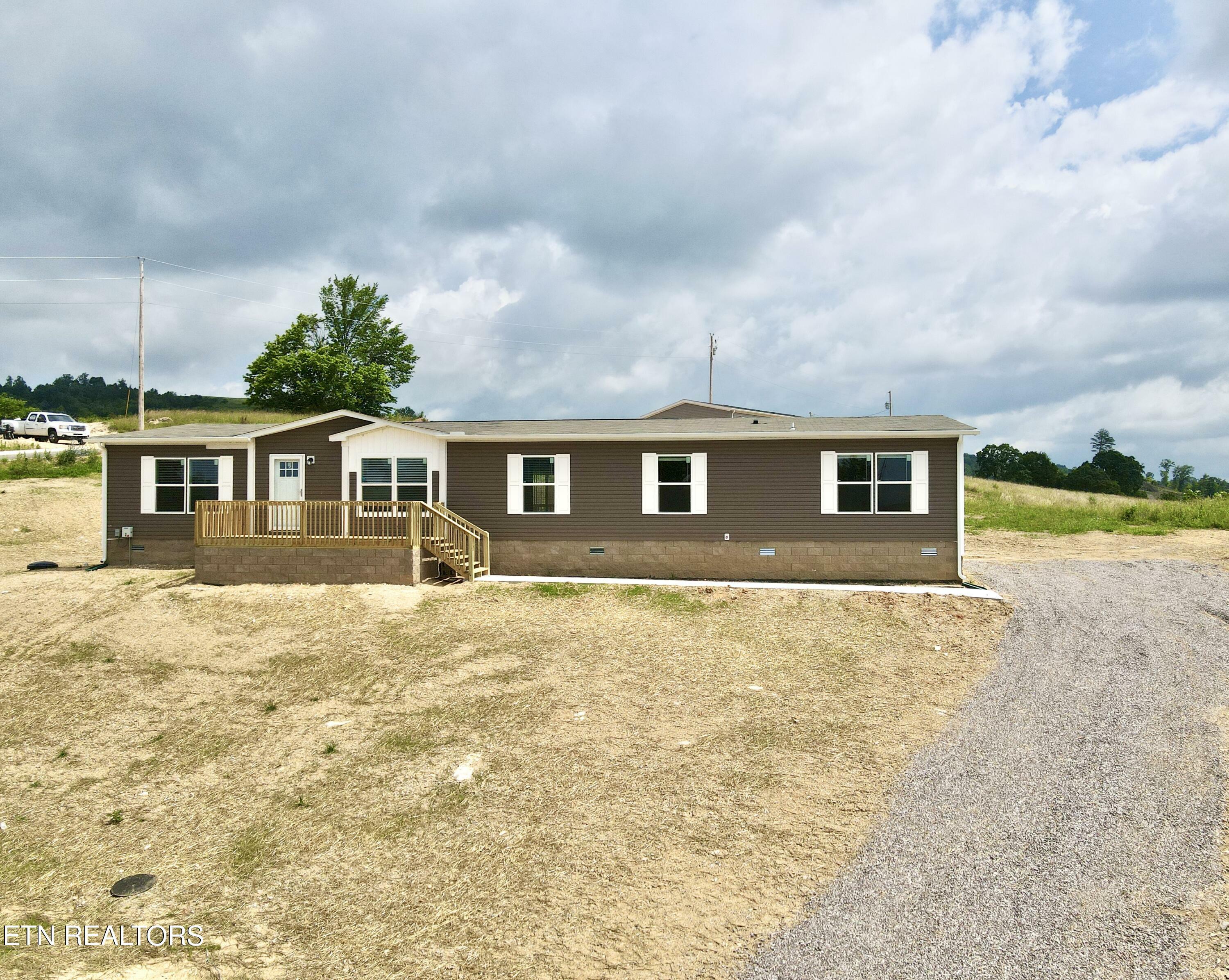Property Photo: 320 Perkey Way TN 37879