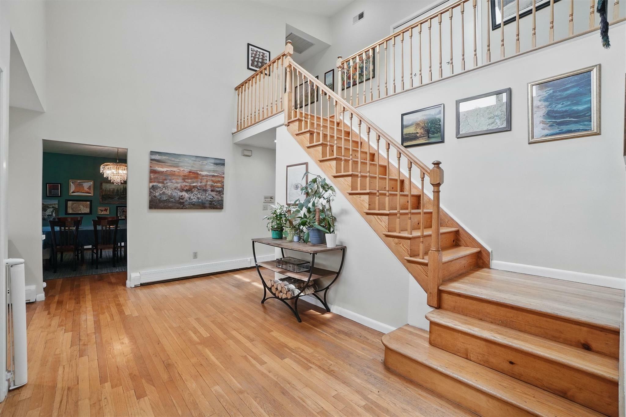 Property Photo:  5 Fairgreen Court  NY 10567 