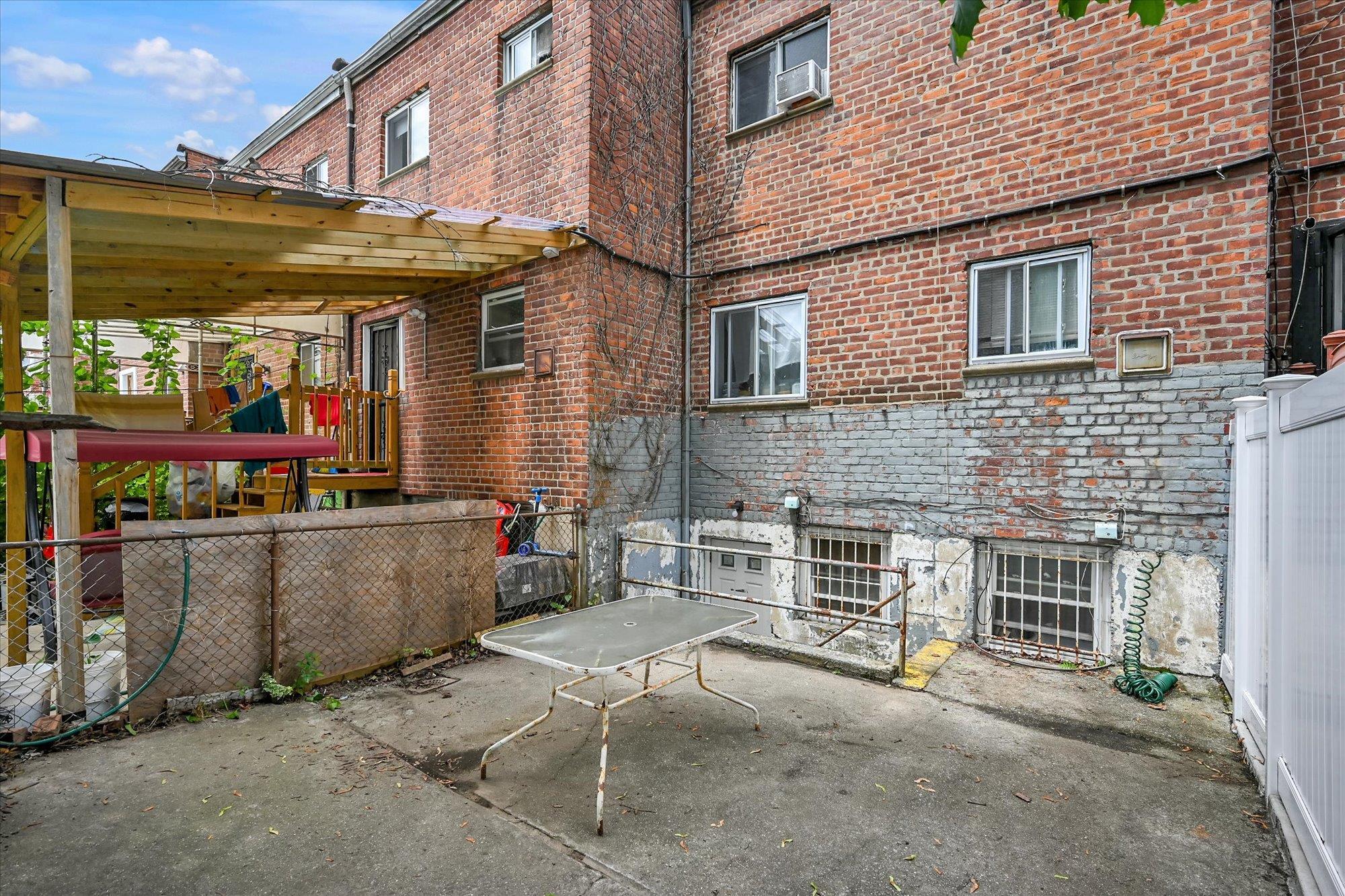 Property Photo:  15542 Linden Boulevard  NY 11434 