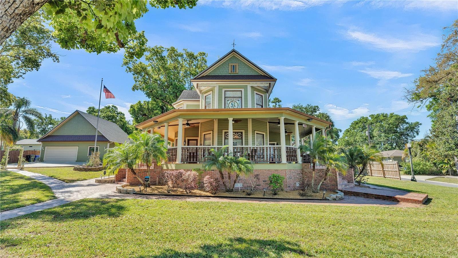 Property Photo: 822 W Patterson Street FL 33803