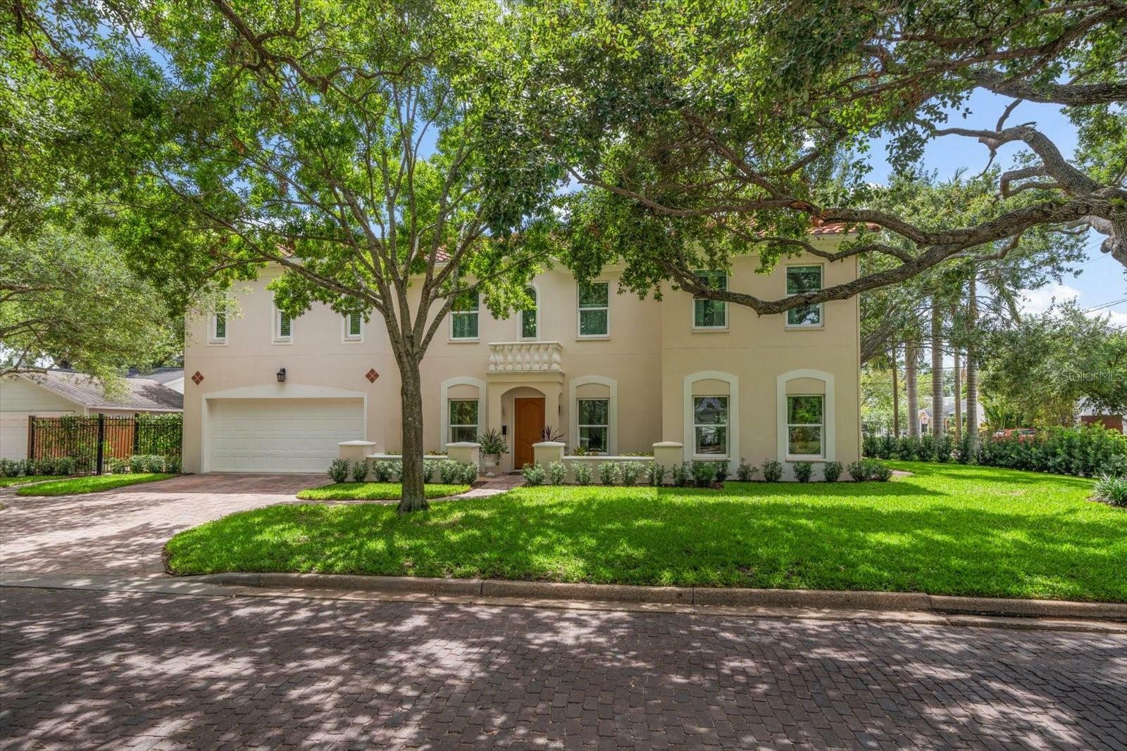 Property Photo: 2900 W Estrella Street FL 33629