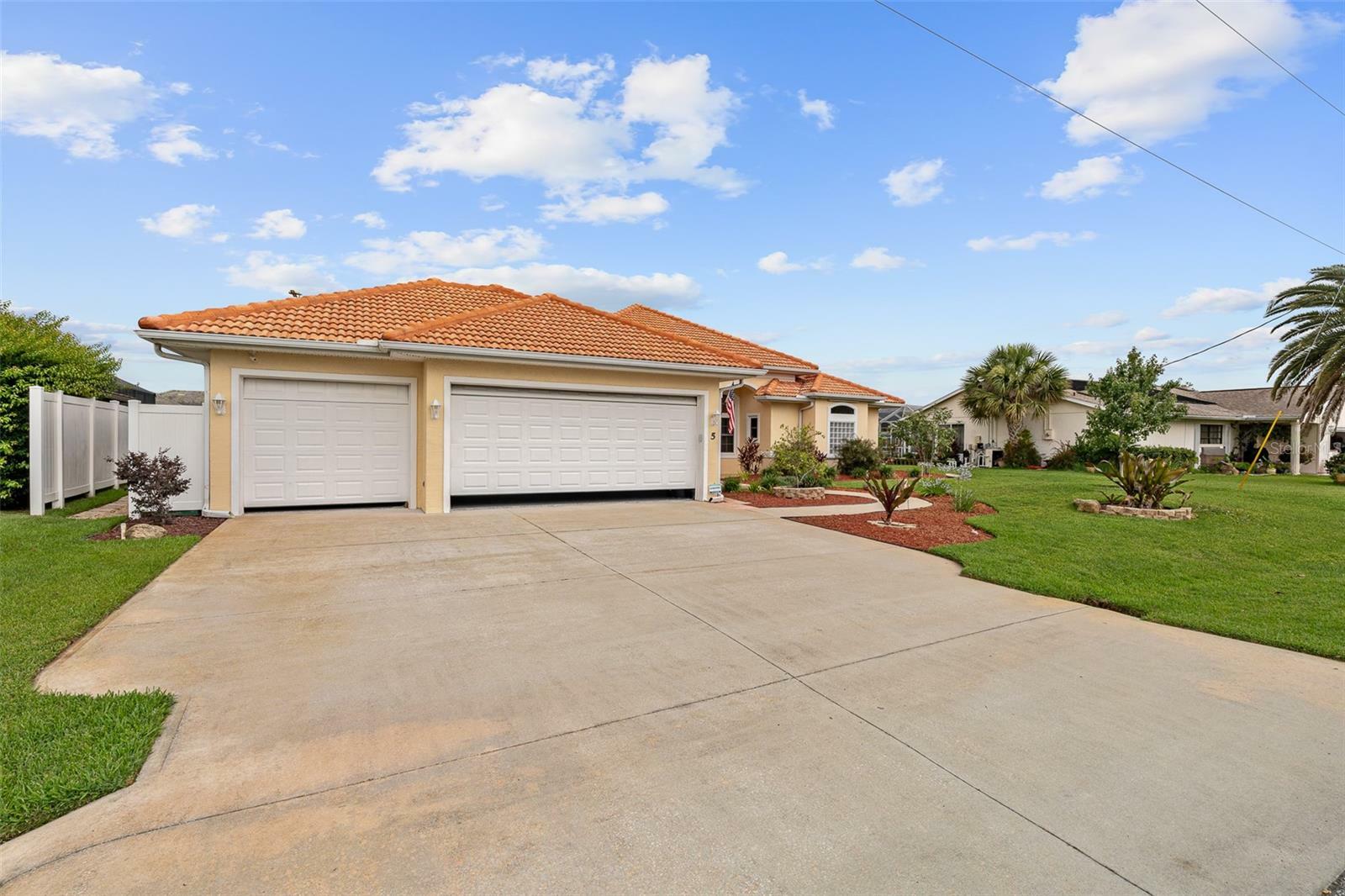 Property Photo: 5 Florence Court FL 32137