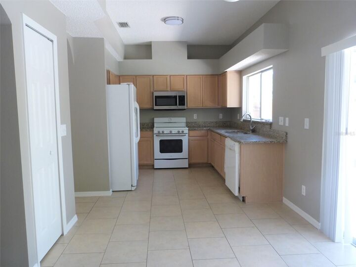 Property Photo: 13424 Prestwick Drive FL 33579