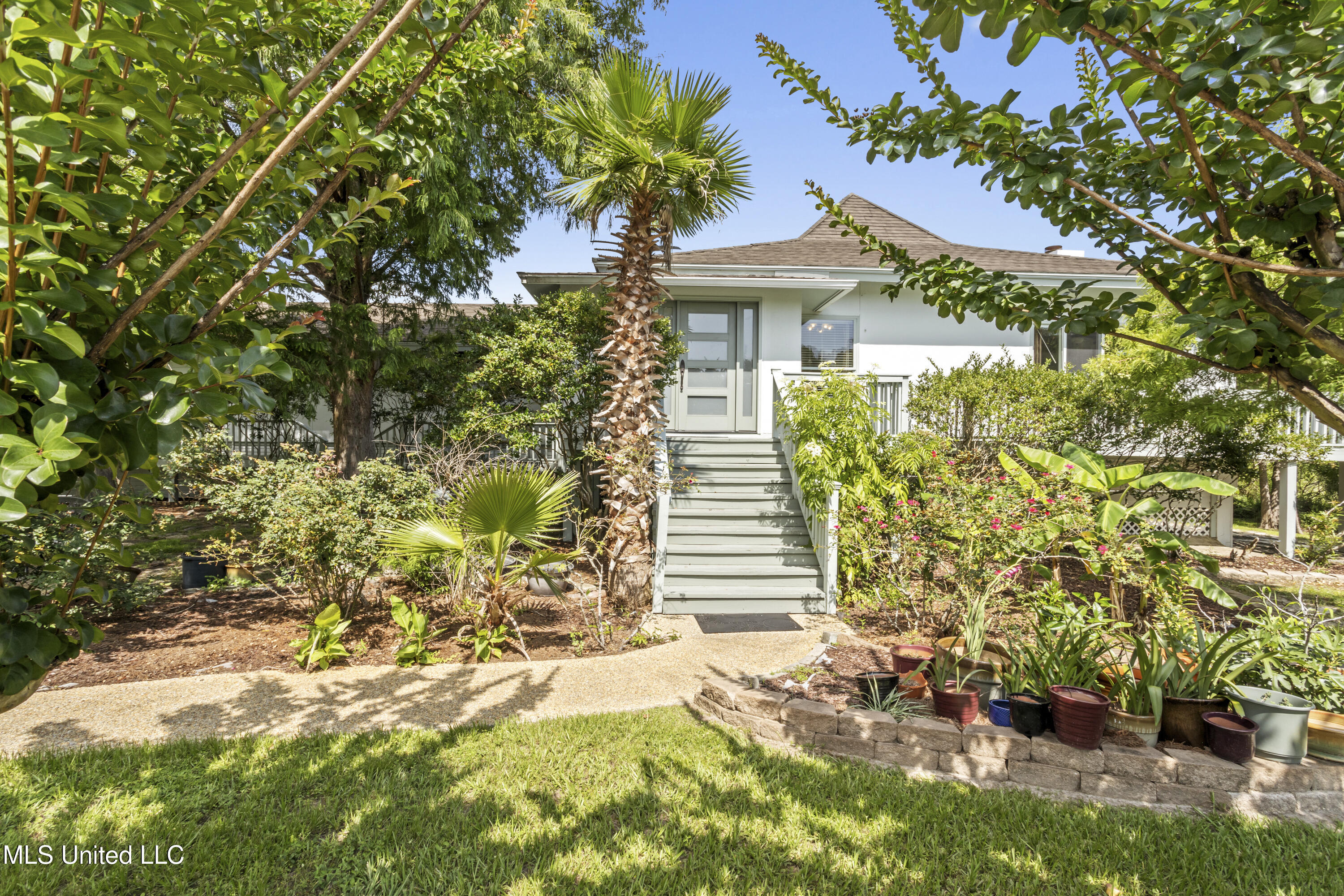 Property Photo: 420 N Caribe Place MS 39507
