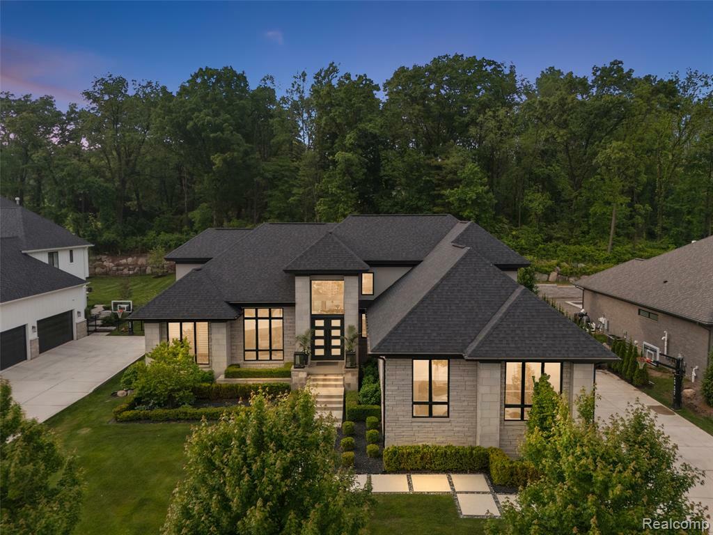 Property Photo:  212 Enclave Court  MI 48306 2293 