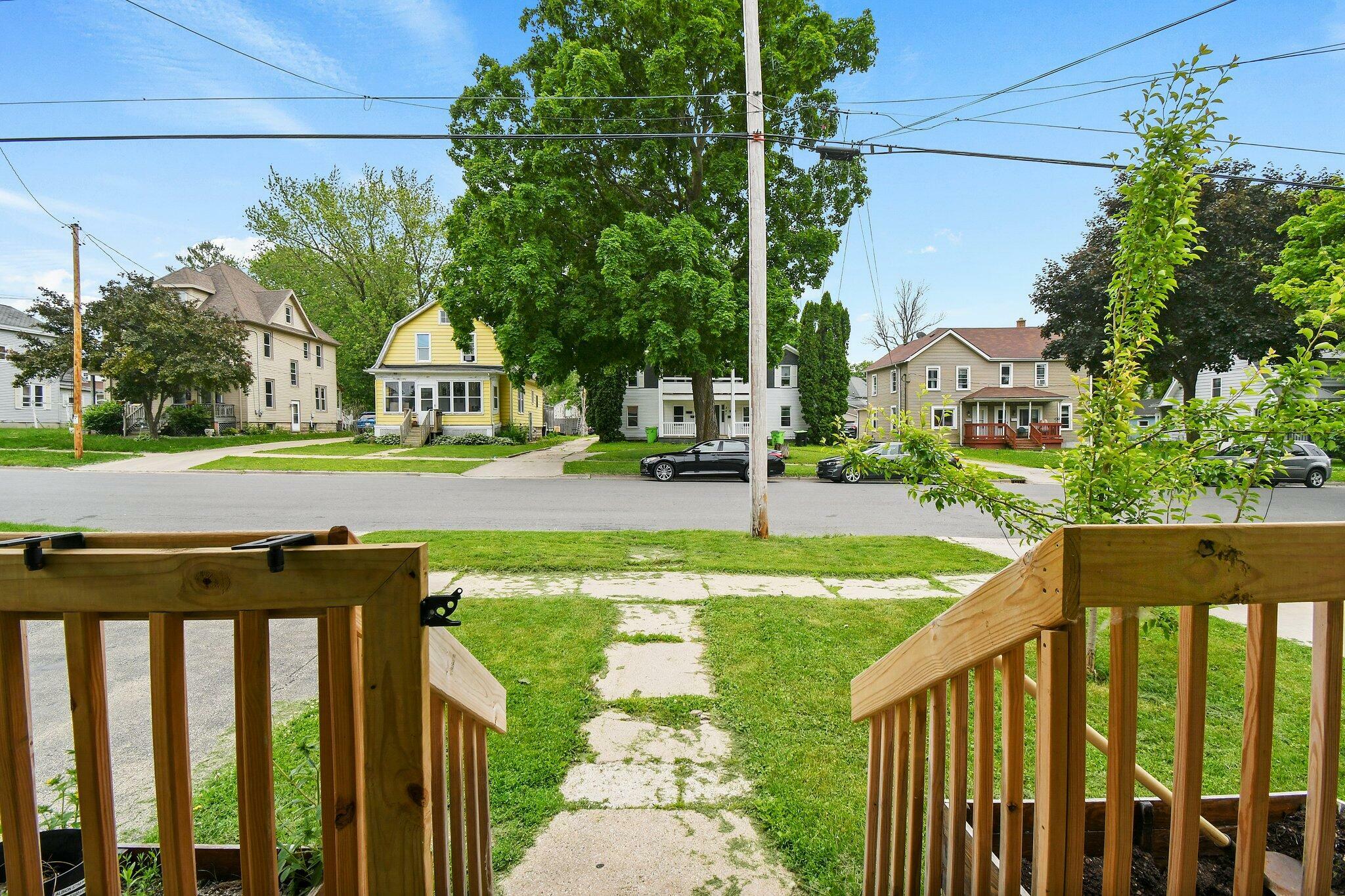 Property Photo:  324 N Lincoln Ave  WI 53916 