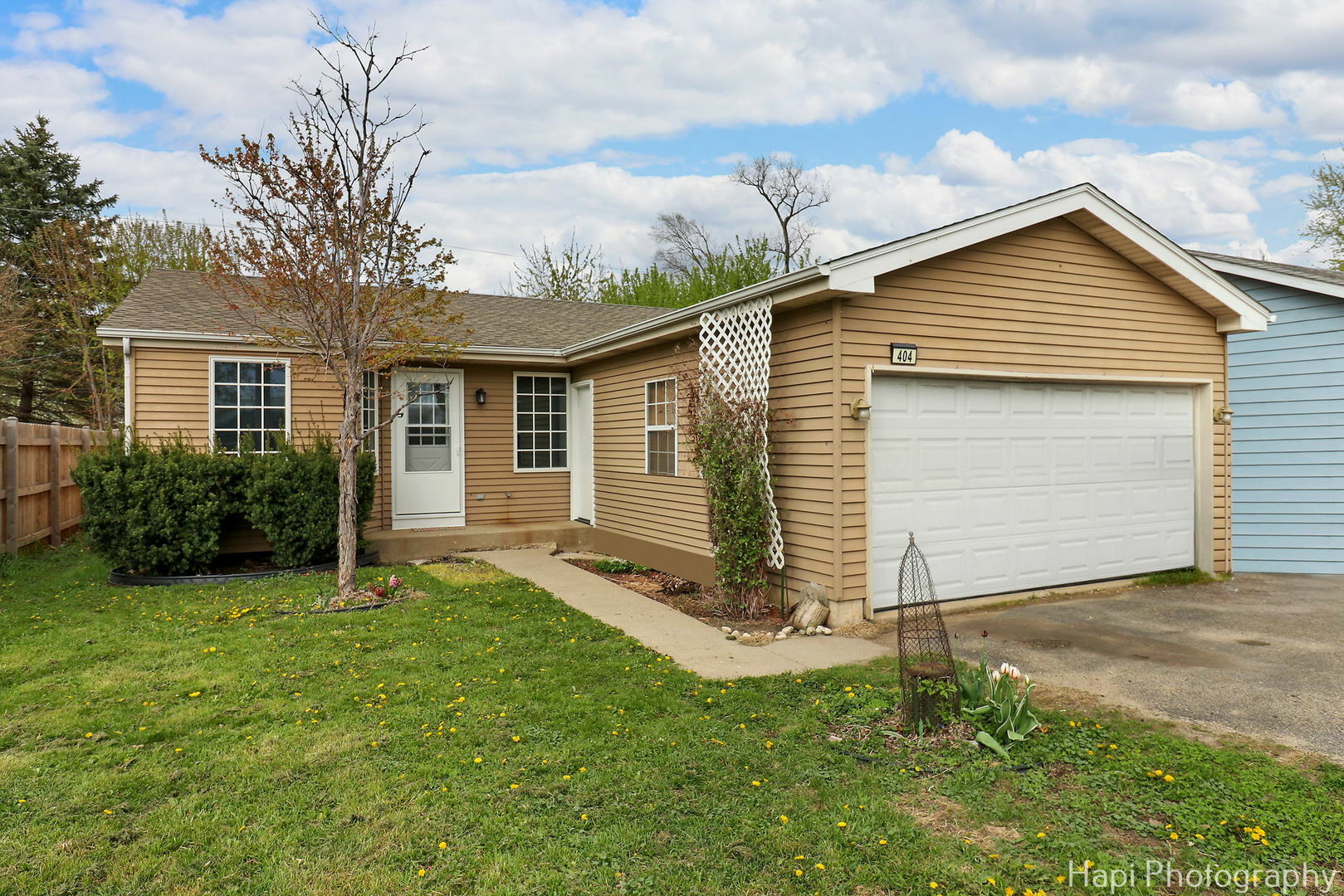 Property Photo: 404 Rand Road IL 60050