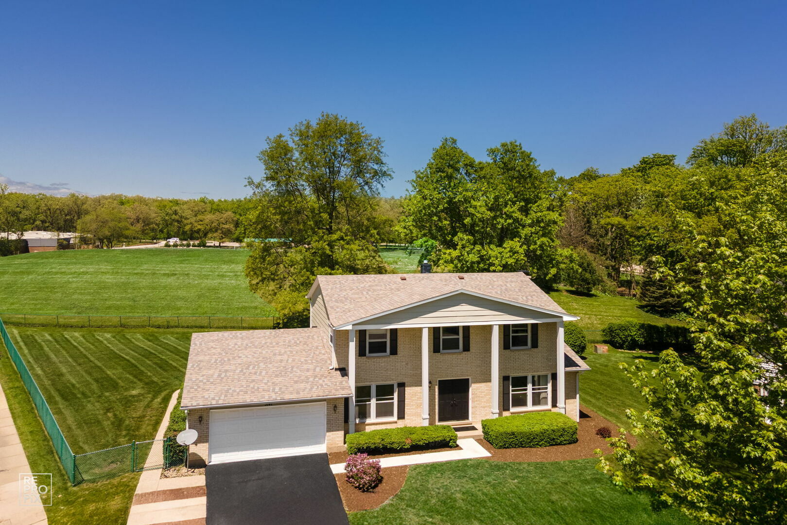 Property Photo: 3141 Centennial Court IL 60035