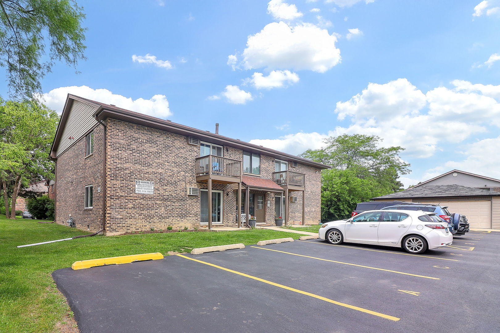 Property Photo: 514 Brookside Drive IL 60559