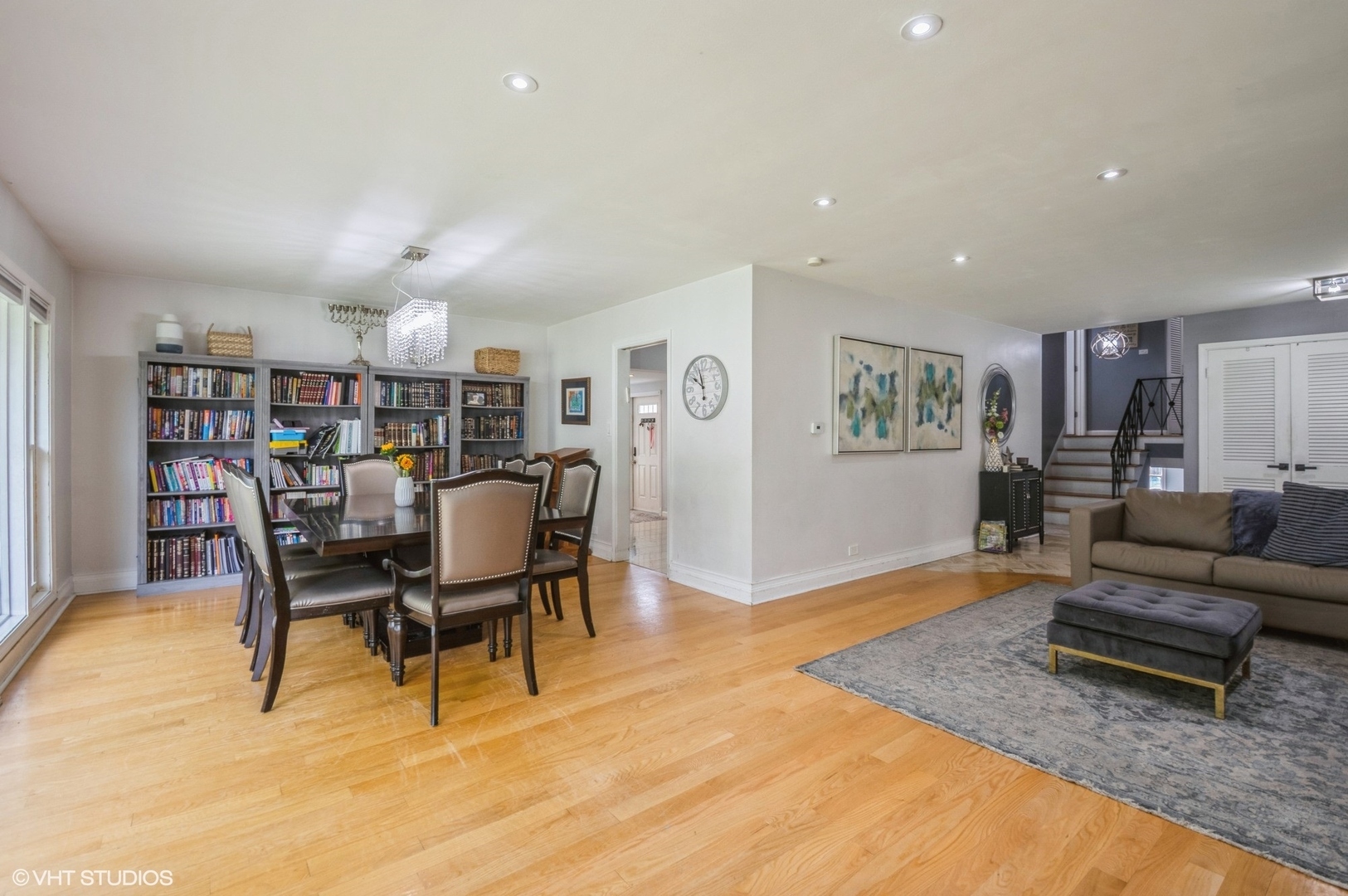 Property Photo: 6647 N Monticello Avenue IL 60712