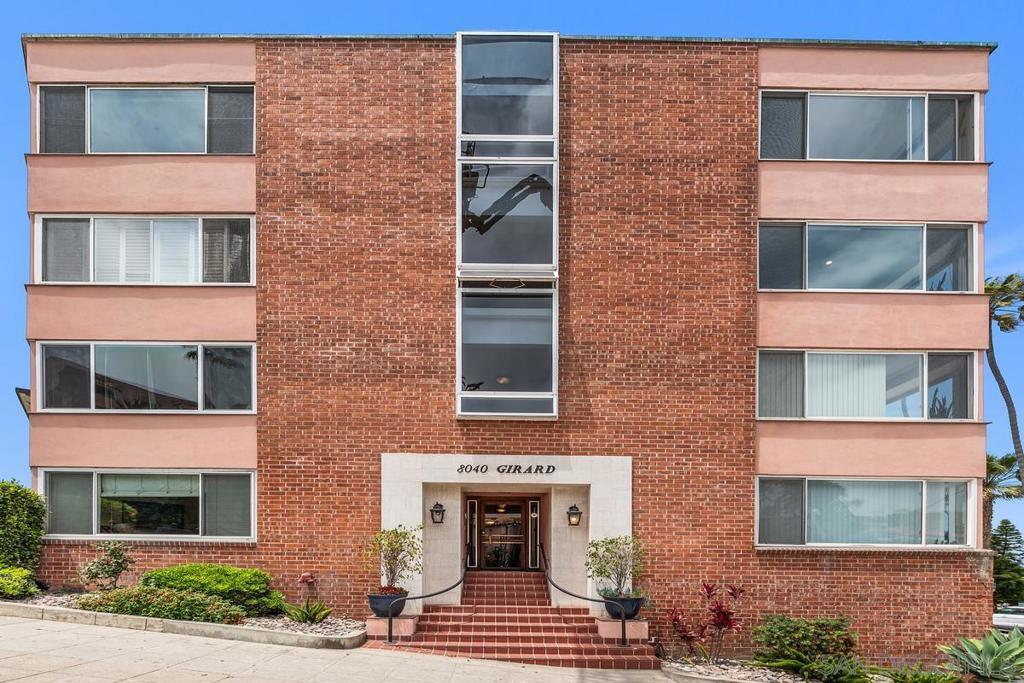 Property Photo: 8040 Girard Ave 2 CA 92037