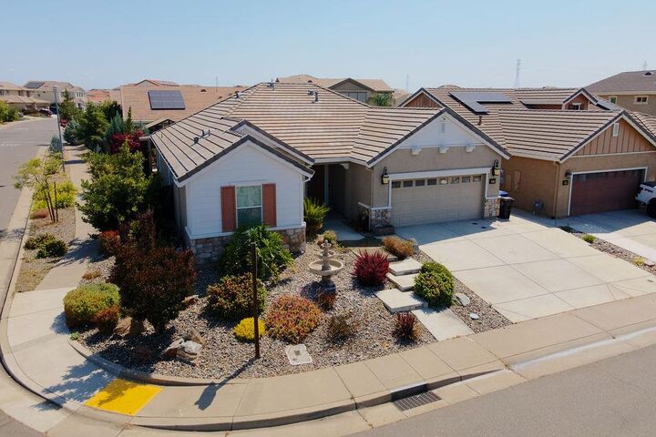 Property Photo: 12710 Thornberg Way CA 95742