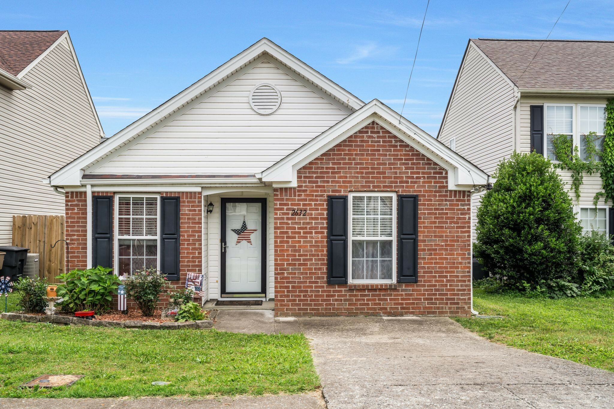 Property Photo: 2632 River Meade Way TN 37214