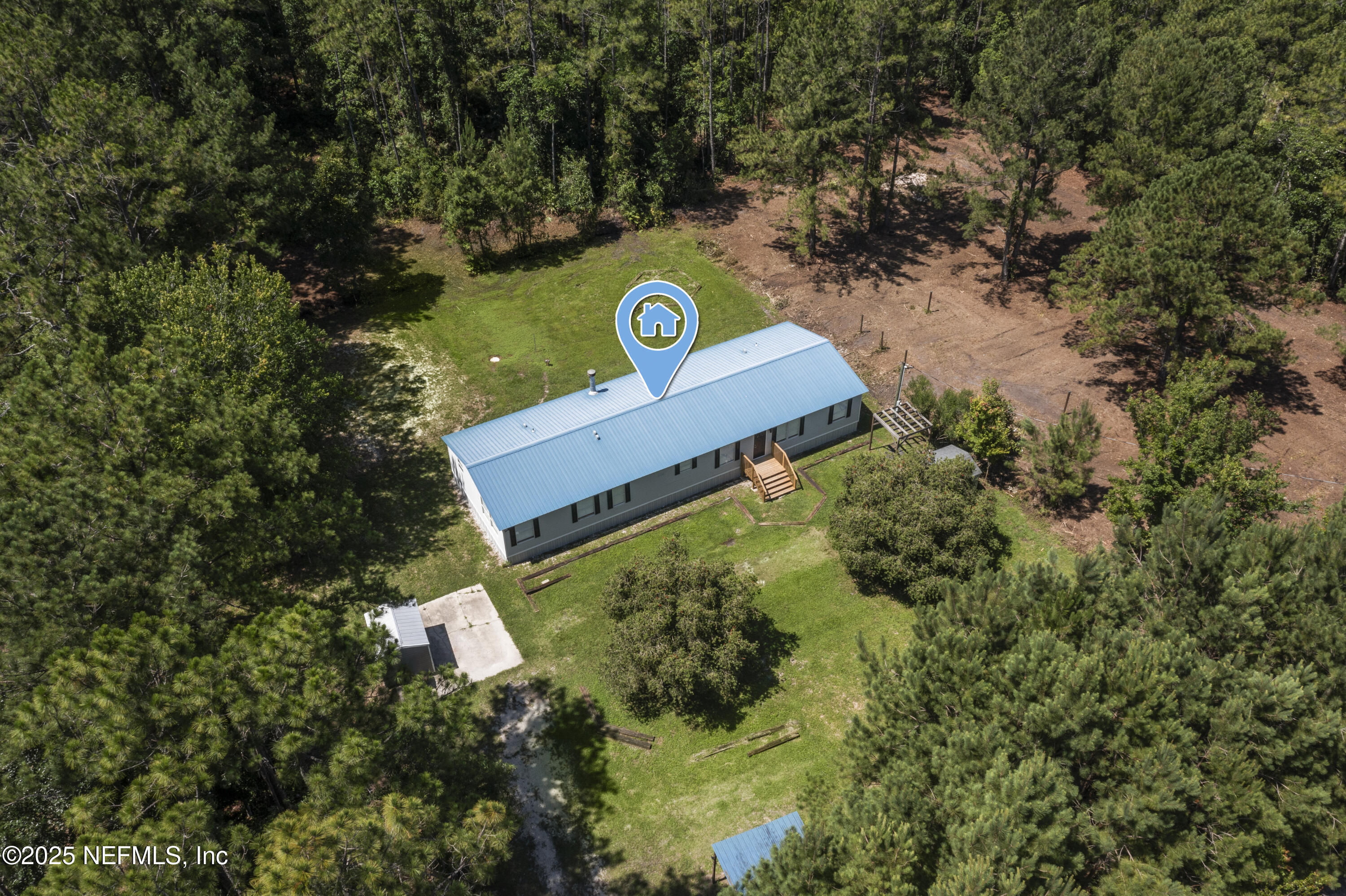 Property Photo: 135 Pine Cone Trail FL 32177