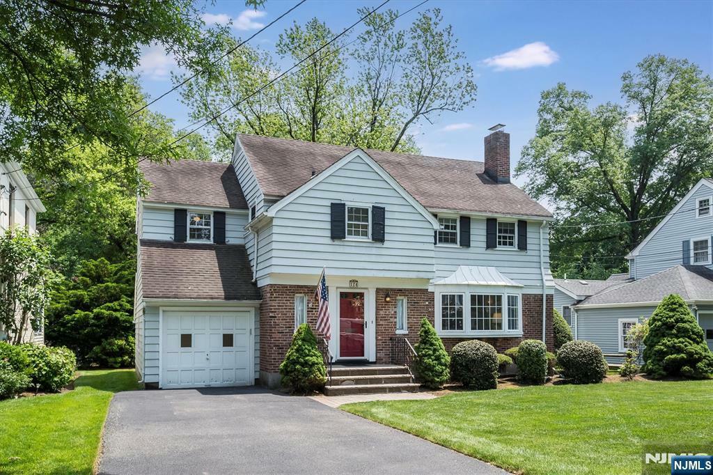 124 Central Avenue  Glen Rock NJ 07452 photo