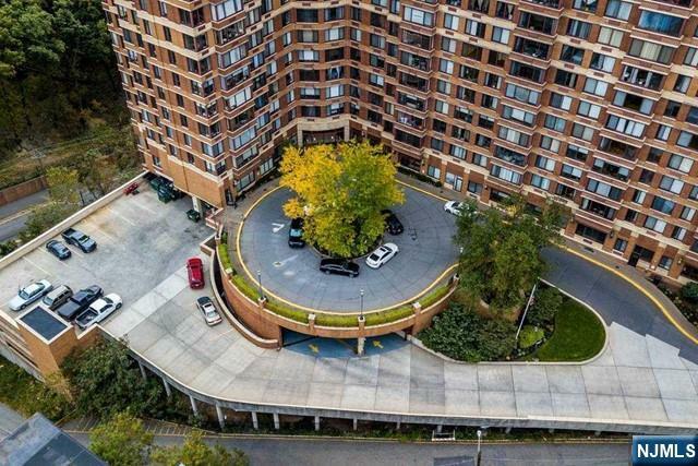 Property Photo:  100 Old Palisade Road 1411  NJ 07024 