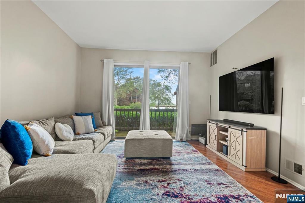 Property Photo:  178 Sandcastle Key  NJ 07094 