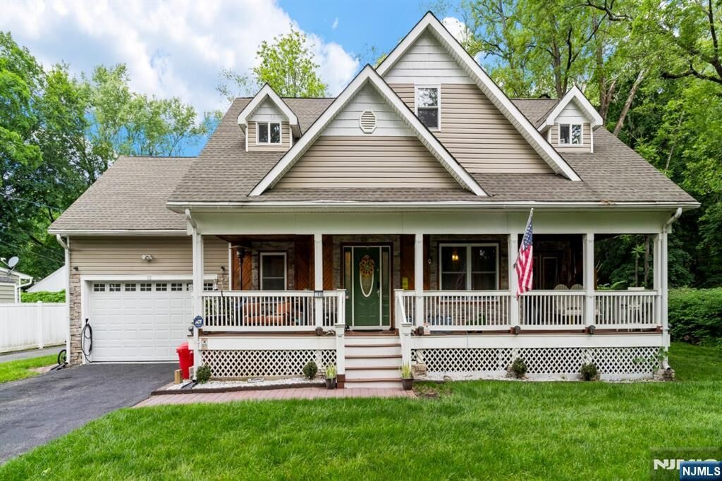 Property Photo:  13 Brandt Lane  NJ 07403 