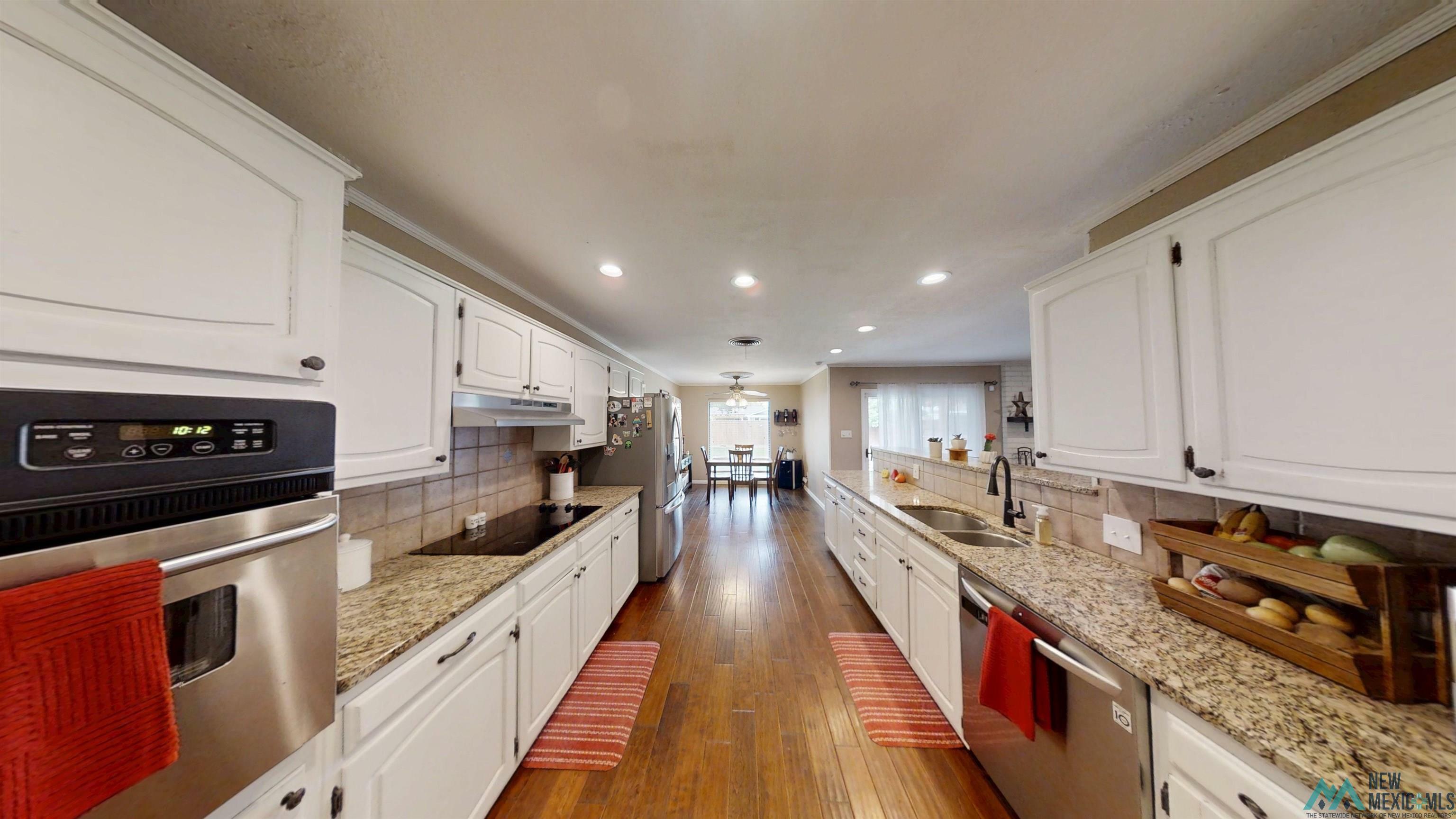 Property Photo: 1808 Avondale Boulevard NM 88101
