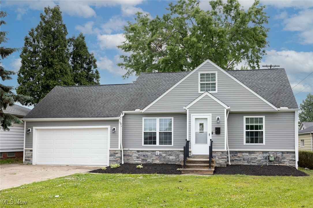 Property Photo: 1042 Lloyd Road OH 44092