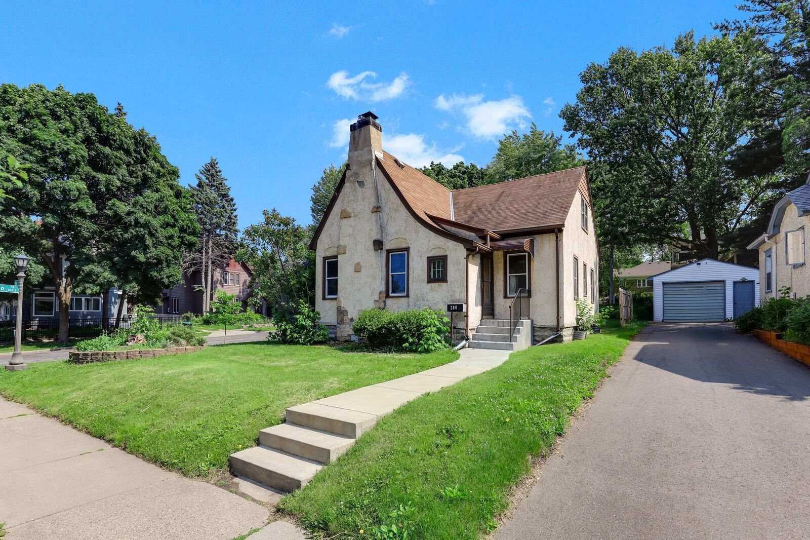 Property Photo: 288 King Street W MN 55107
