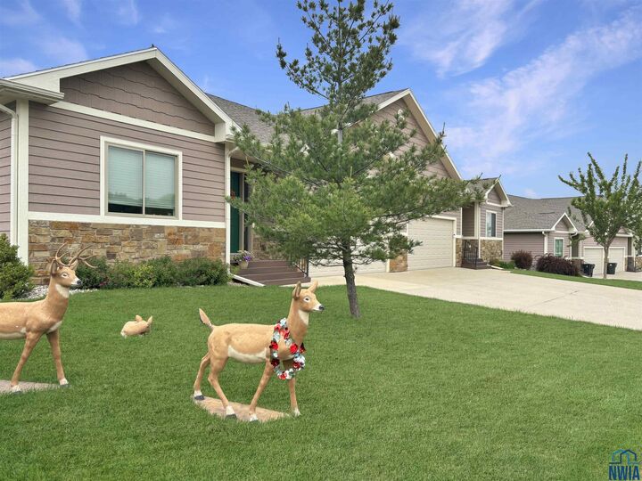 Property Photo: 4619 S Lakeport St IA 51106
