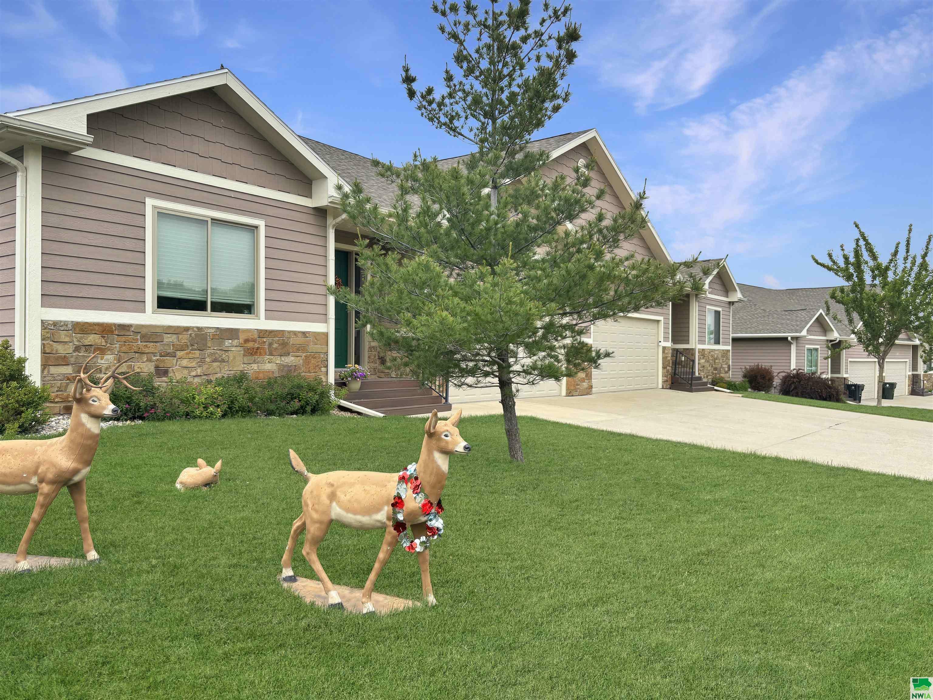 Property Photo: 4619 S Lakeport St IA 51106