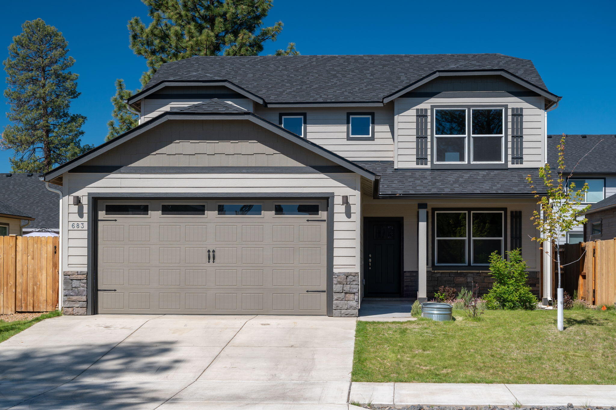 Property Photo: 683 N Willitts Street OR 97759