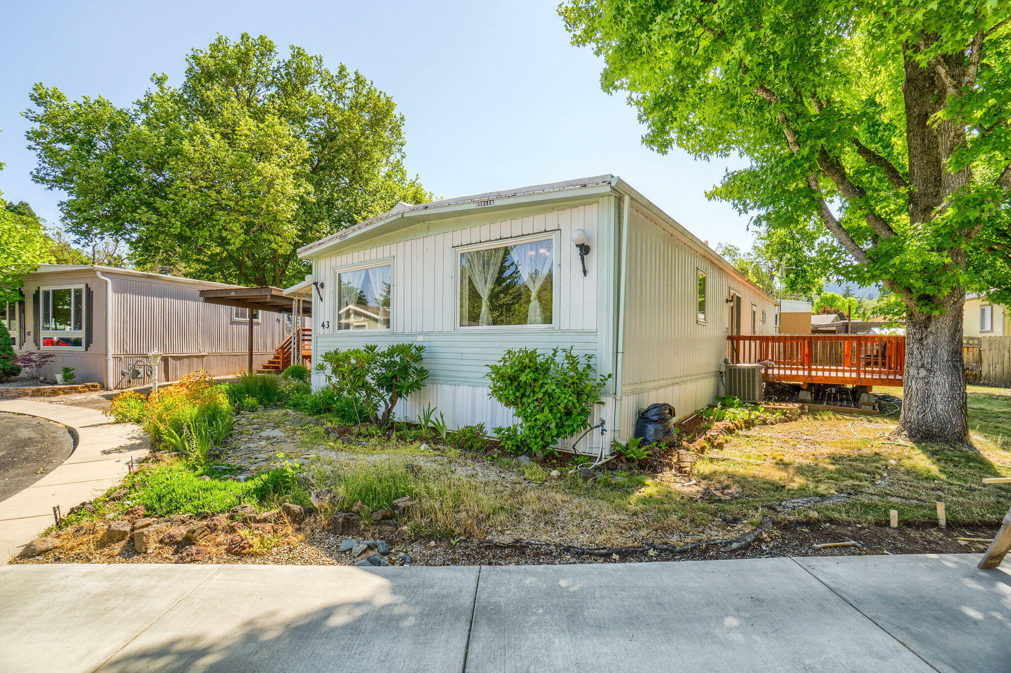 Property Photo: 1055 N 5th Street #43 OR 97530