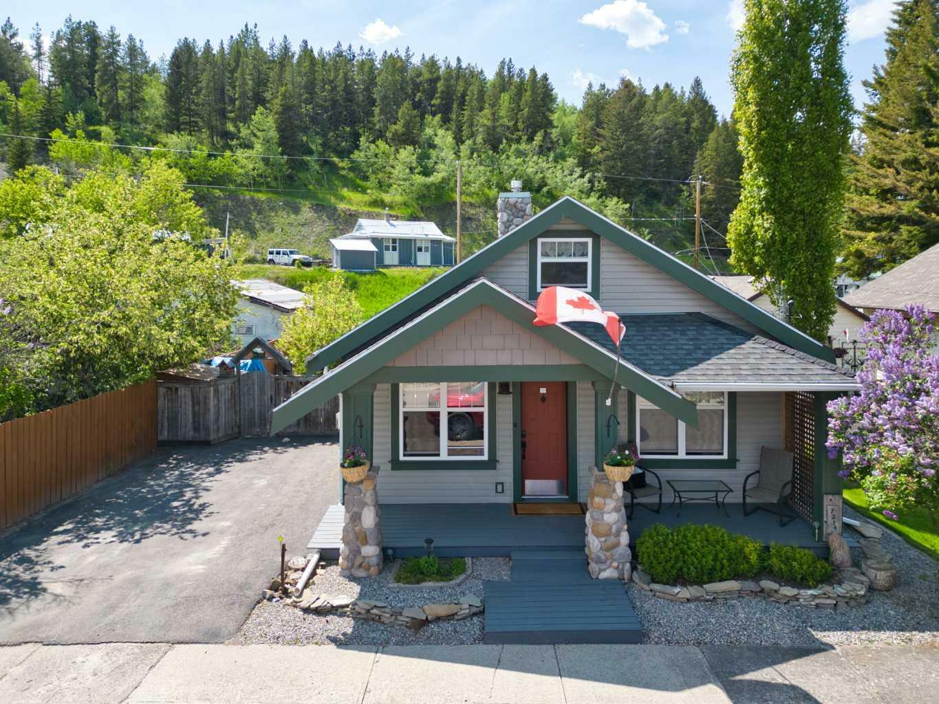 Property Photo: 1214 83 Street AB T0K 0M0