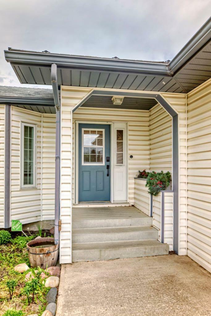 Photo de la propriété: 5503 63 Avenue AB T4H 1K6