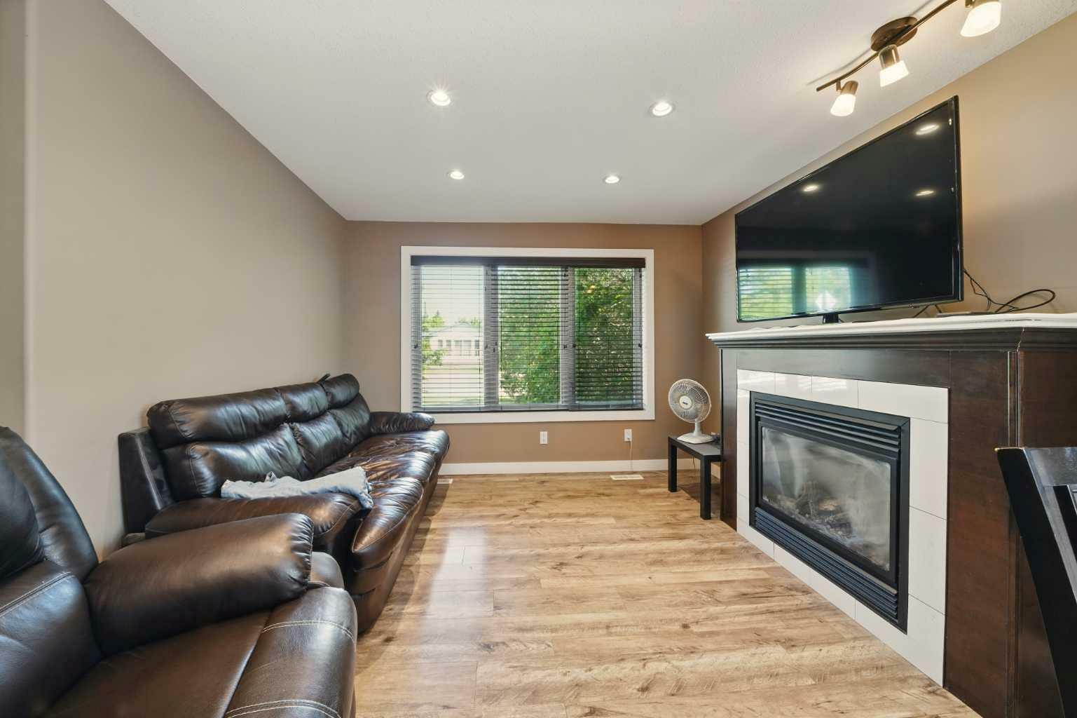 Property Photo: 3717 45 Street AB T4N 1J3